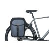 basil miles dubbele fietstas 34 liter zwart grijs (1).webp 1