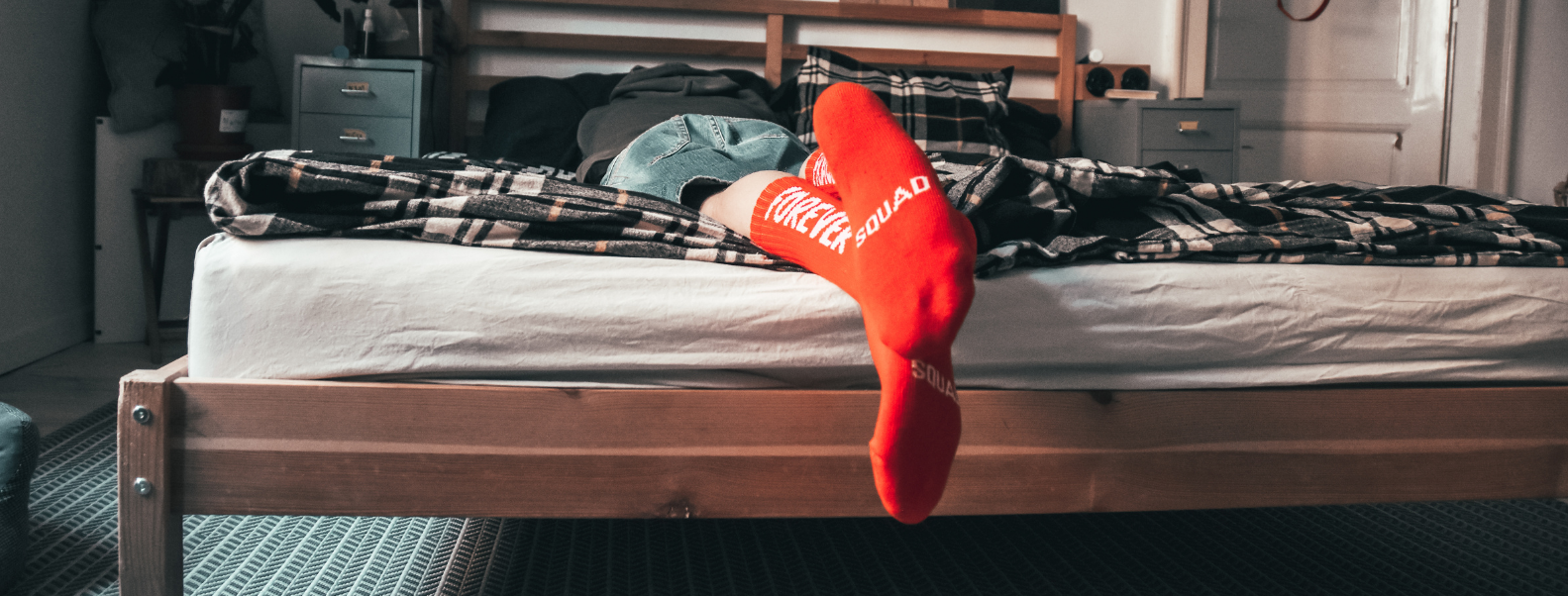 message socks red