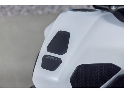 505012 25YM Honda CB750 Hornet