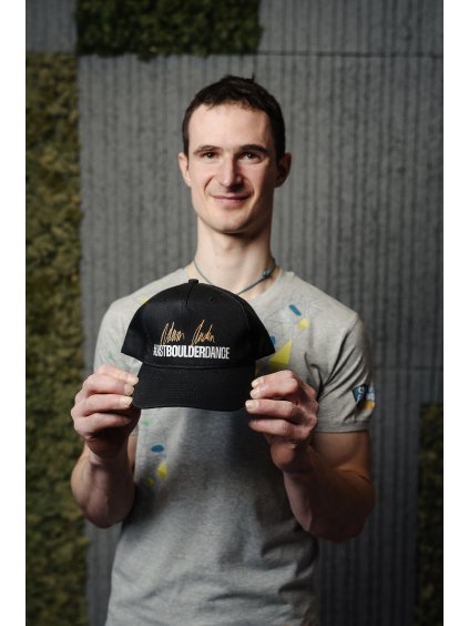 Černá kšiltovka