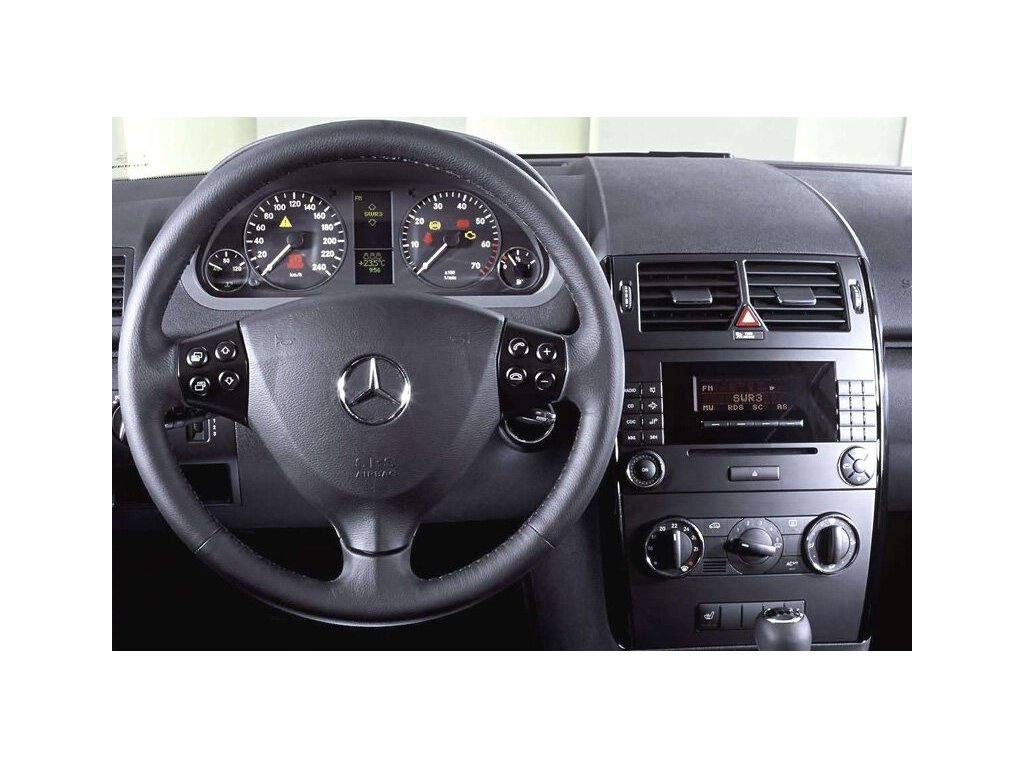 MERCEDES A class W169 2005 interier 7