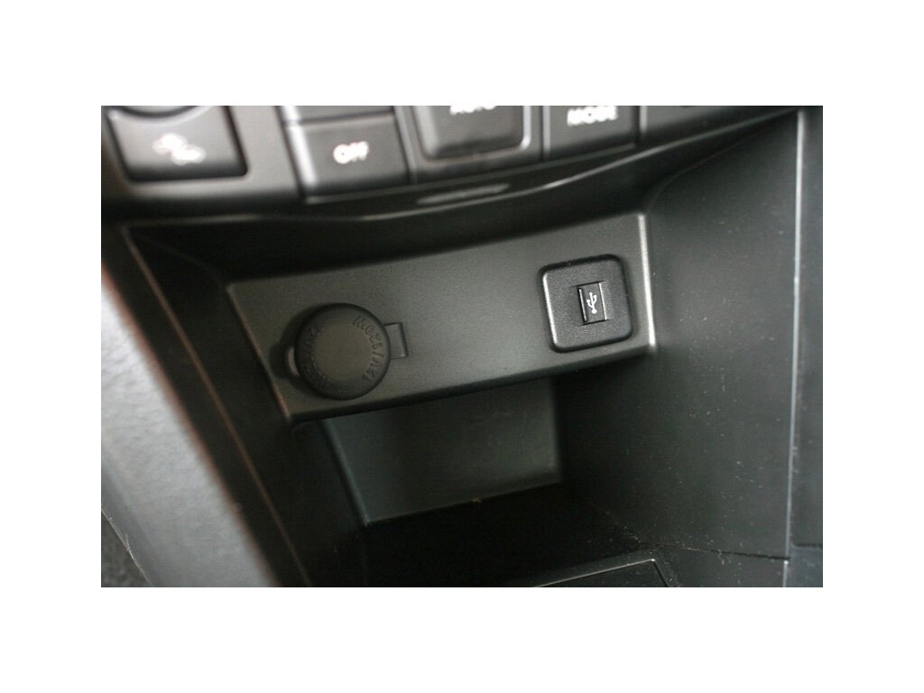 OEM USB konektor Suzuki Swift 3