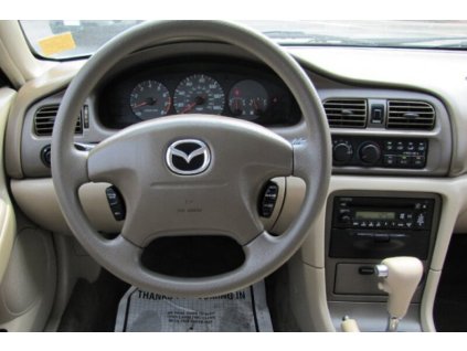 MAZDA 626 interier 3