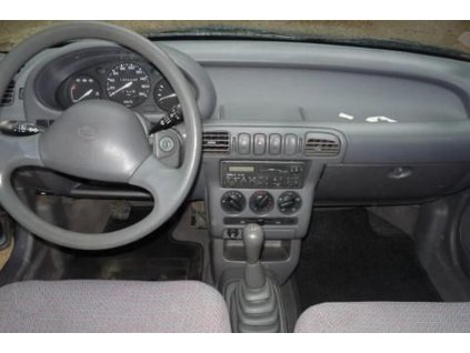 NISSAN Micra K11interier