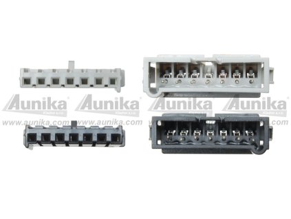 Detail konektoru 323