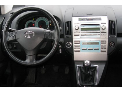 Toyota Corolla Verso interier 18