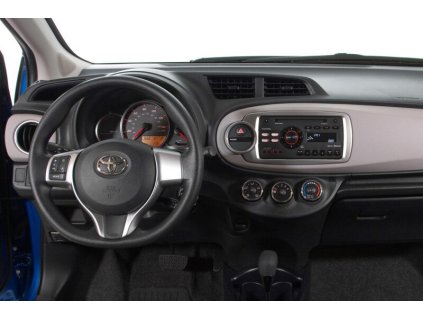 Toyota Yaris 2012 interier 14