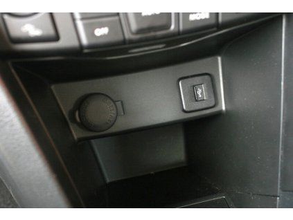 USB konektor Suzuki