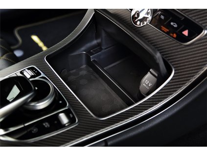 Inbay Qi nabijecka Mercedes C umisteni v automobilu 18