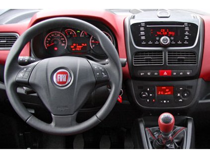Fiat Doblo 2011 interier 3
