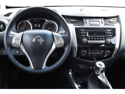 Ramecek autoradia Nissan Navara Acenta 15 detail interieru 3