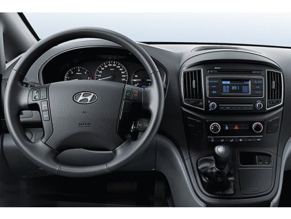Hyundai H1 15 interier s OEM autoradiem 6