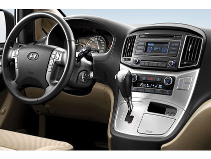 Hyundai H1 15 interier s OEM autoradiem 7