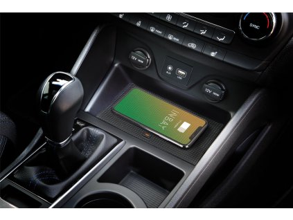 Inbay Qi nabijecka Hyundai Tucson II instalace v interieru 6
