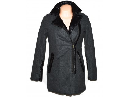 Dámský šedý zateplený kabát - křivák s černými doplňky AMISU 34