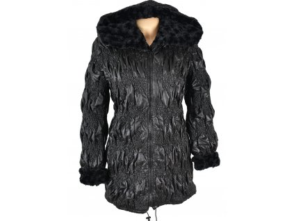 Dámský zimní černý prošívaný kabát s kapucí S/M