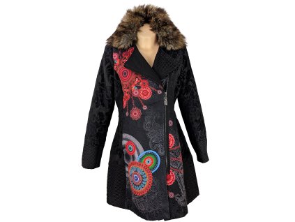 Extravagantní dámský kabát s ornamenty 101 Idees M