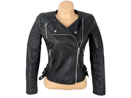 KOŽENÝ dámský černý křivák MANGO M