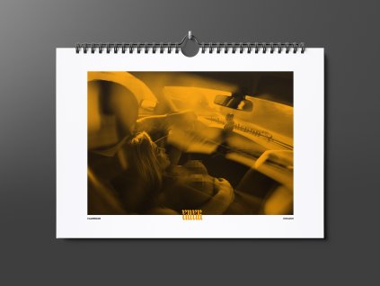 NASTENNY KALENDAR 2026 GIRLS VIZ kopie