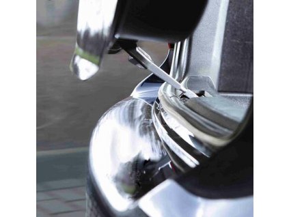 Car trunk bar to supply fresh air to the vehicle 10 cm