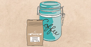 Komoditní vs. výběrová káva: Jaký je vlastně rozdíl a proč na něm záleží?