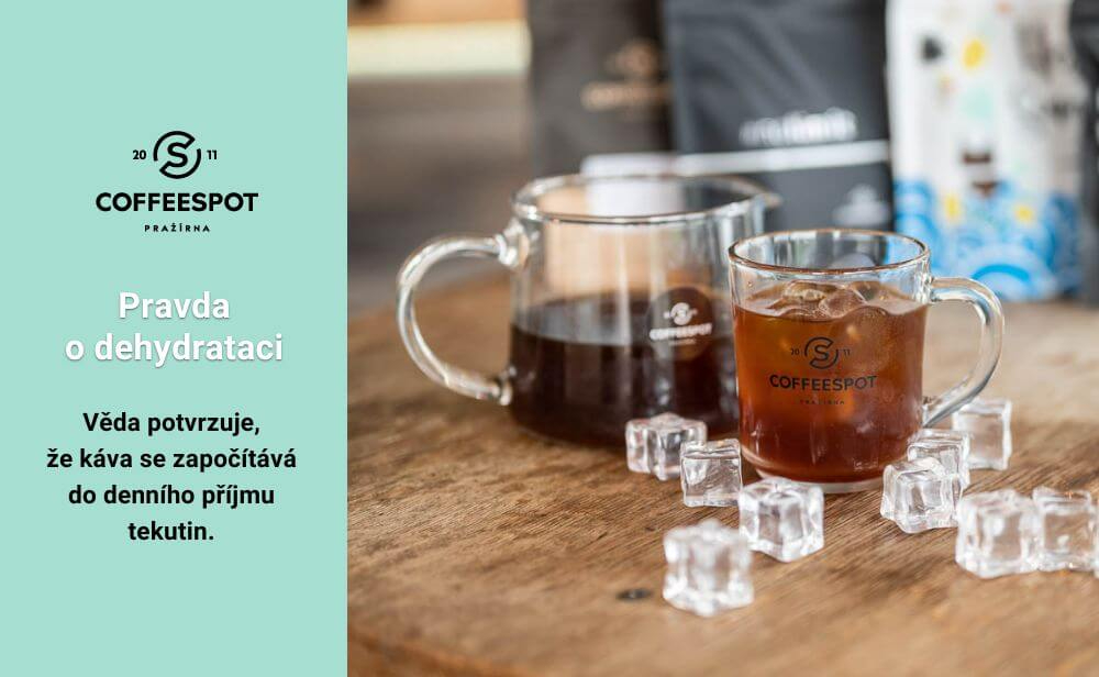 kava-a-sklenice-vody-1