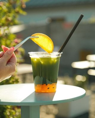 S novým měsícem přichází i nový nápoj. 🍹 Tentokrát jsme spojili MATCHU a MARACUJU. 💚💛 Často jste se nás ptali, jestli...