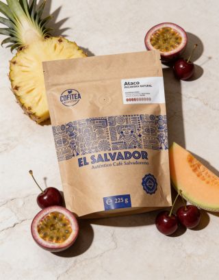 🇸🇻 El Salvador Ataco – Pacamara Natural Výběrová 100% arabika z oblasti Chalatenango, kde káva roste ve vysoké nadmořské...