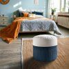 Taburet PEBBLE SIMPLE/BLUE v ložnici u postele