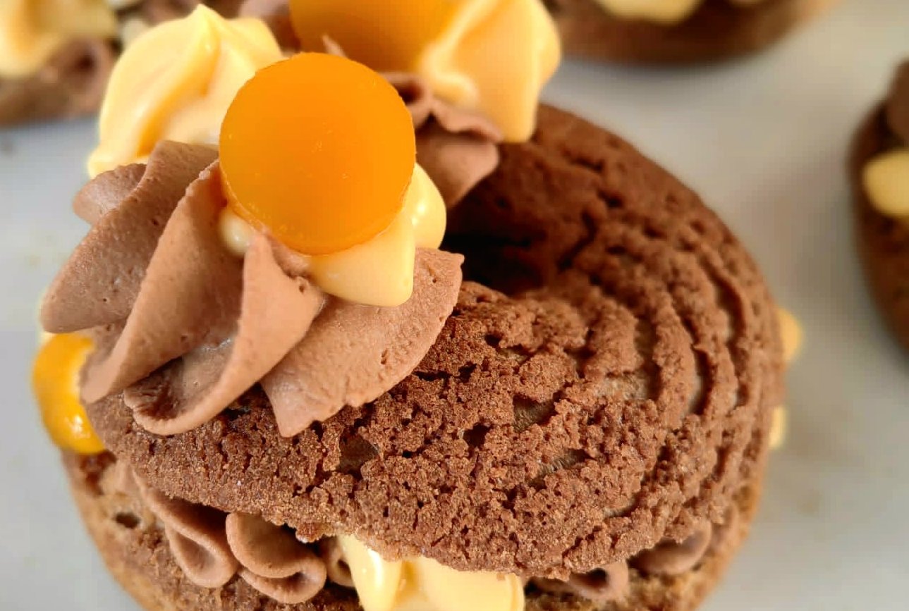 Čokoládový Paris-Brest s mangem a marakujou