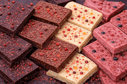 Lyofilizované ovoce v čokoládě: proč chutná jinak než sušené