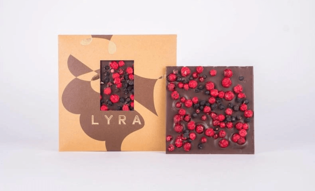 Lyofilizovane-ovoce-horka-cokolada-s-posypem