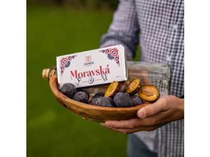 moravska cokolada slivovice mak povidla drobenka radost buchta frgal od babicky cokoladovna janek