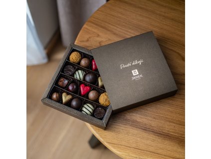 JANKOVA luxusná darčeková krabička s pralinkami s venovaním