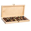 Drevená darčeková krabička s pralinkami a hľuzovkami 40 ks