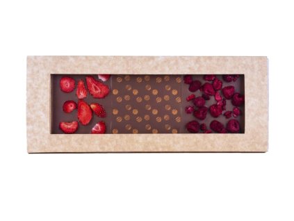 1136 2 594 mlecna cokolada s jahodami malinami a zdobenim 3 ctverecky