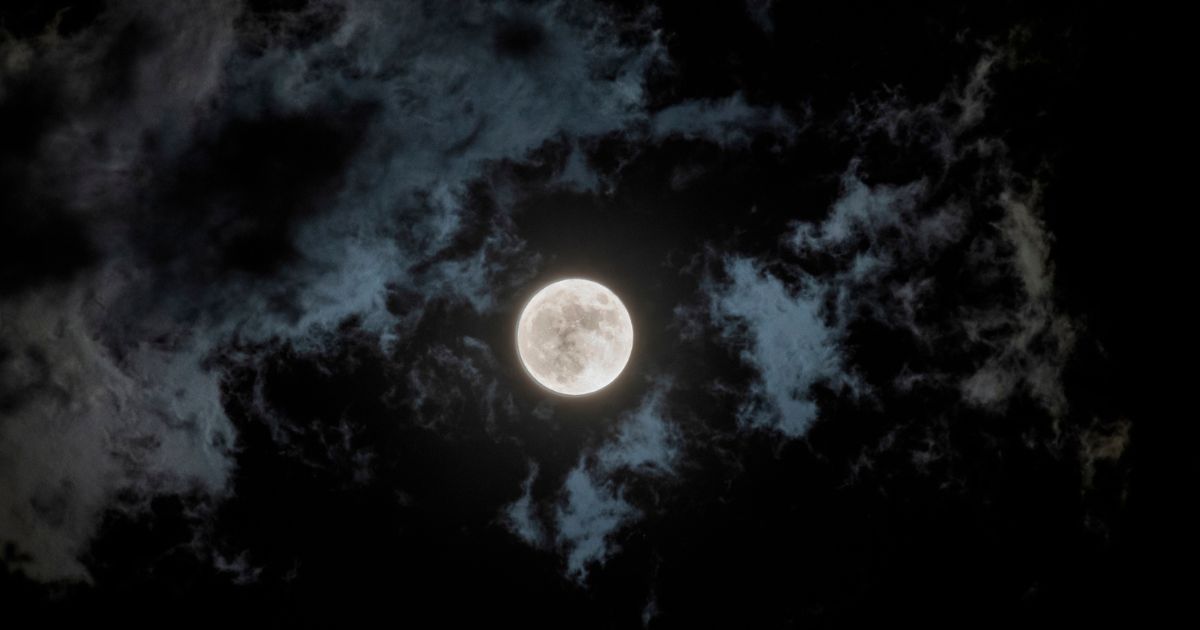 Jak na nabíjení kamenů na měsíci?