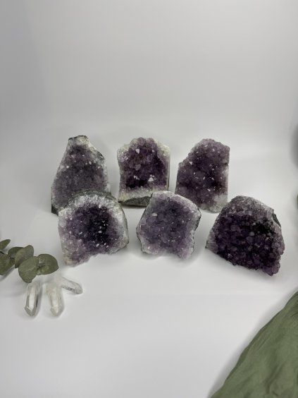 Ametyst – drúza střední