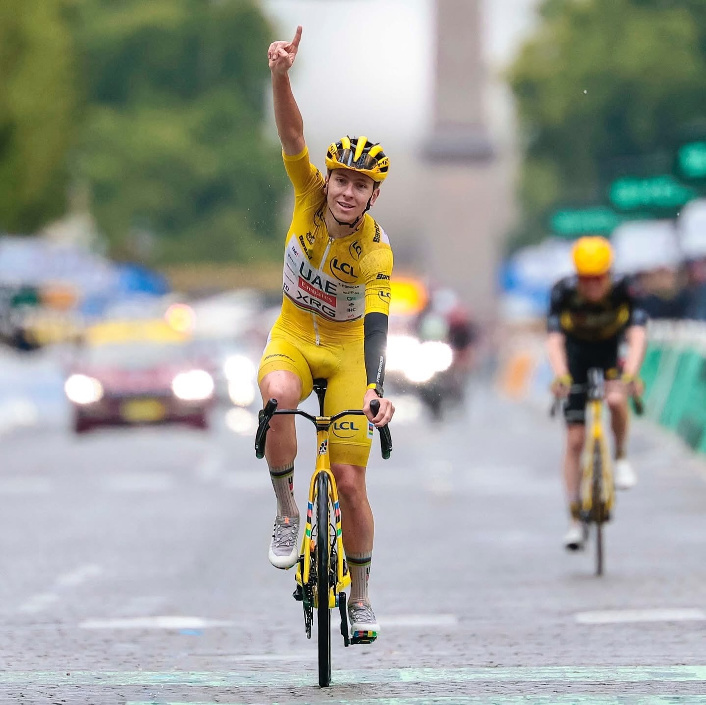 Žluté Colnago Y1Rs - kolo, které dovezlo Tadeje Pogačara do Paříže