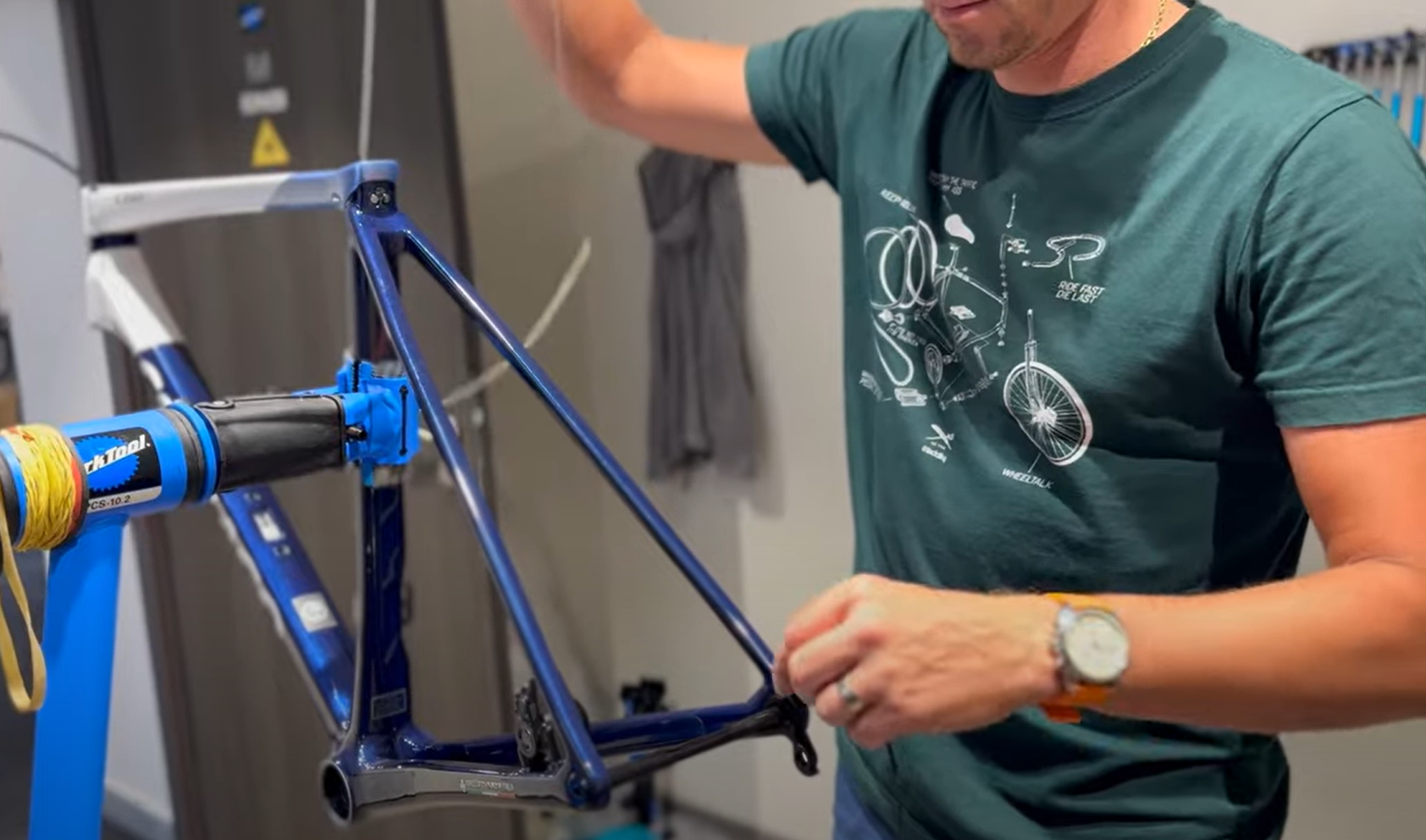 Stavba kola Colnago C68