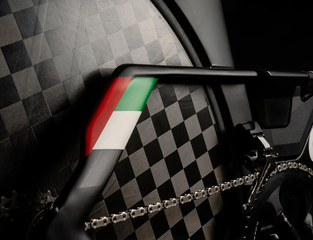 Snížené a aerodynamické řetězové vzpěry