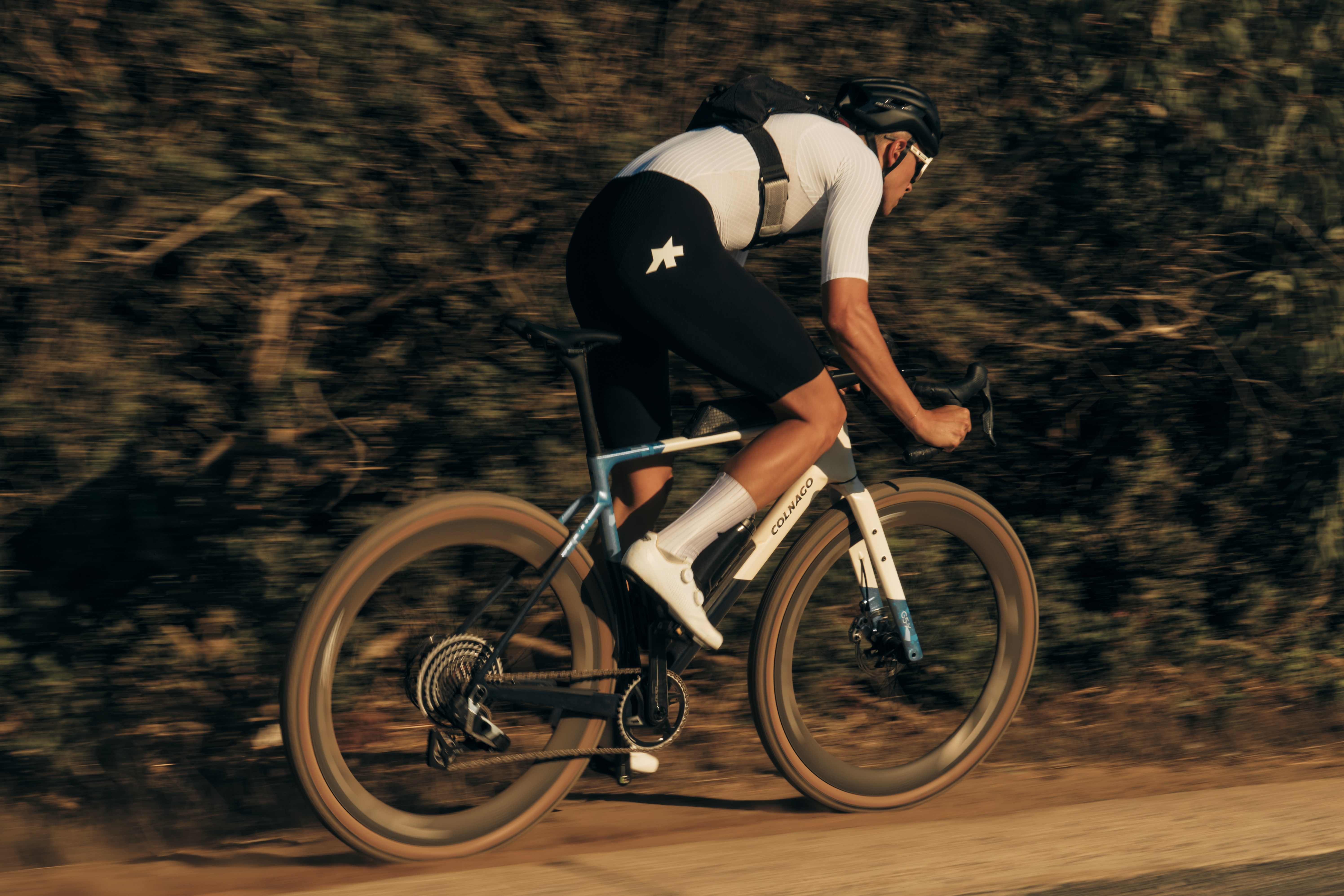 Colnago G5-X při jízdě v terénu