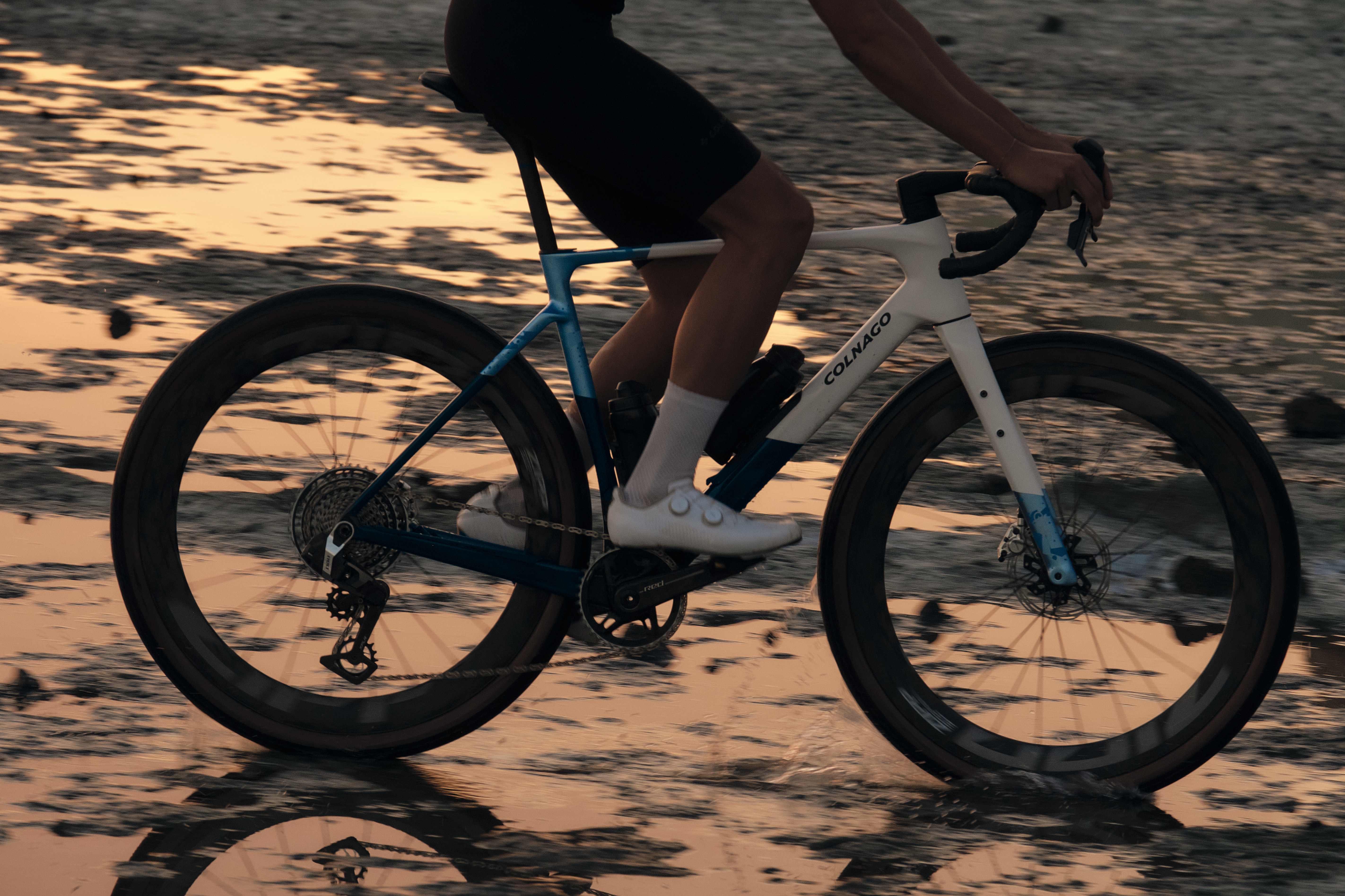 Colnago G5-X při rychlé jízdě