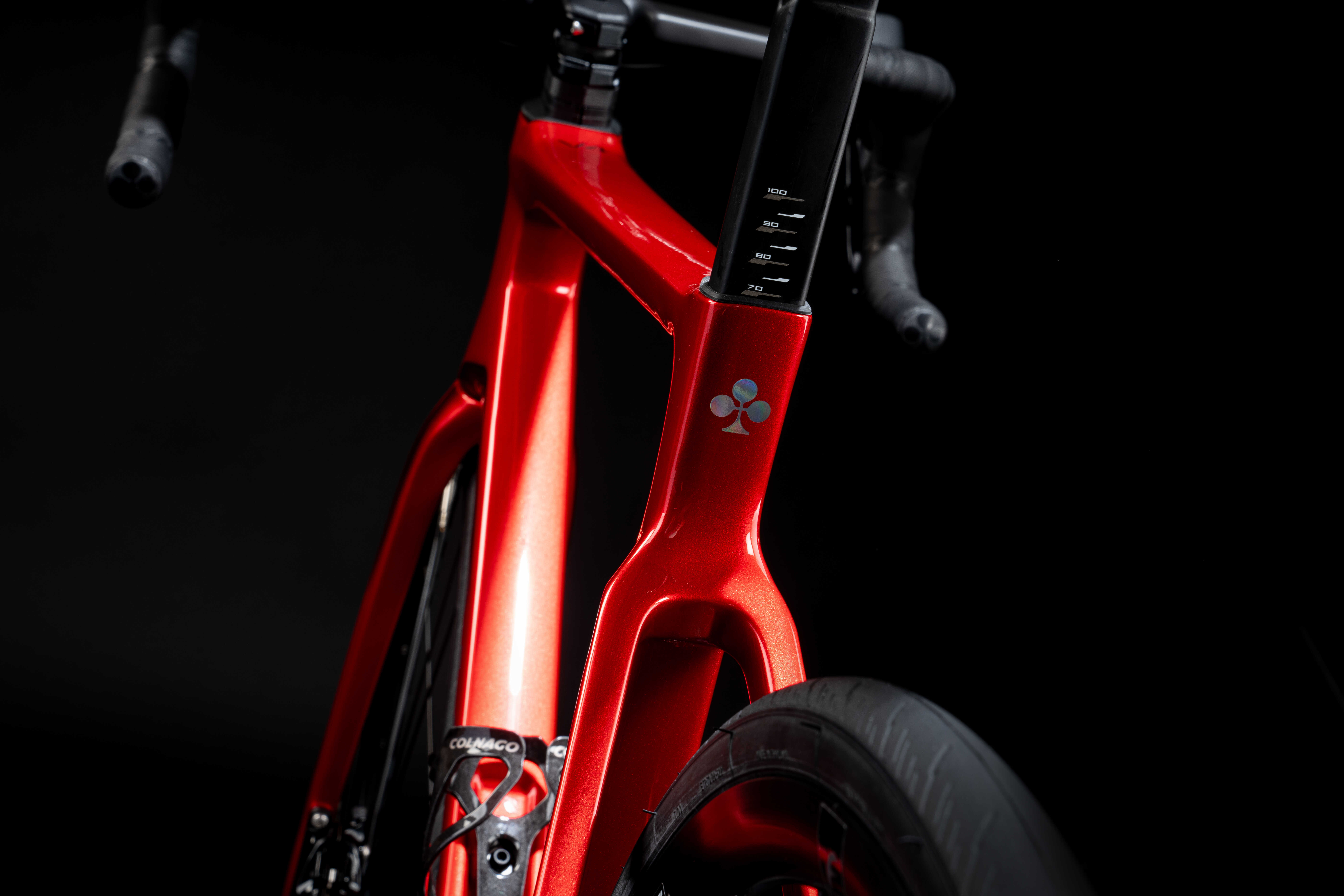 colnago-v4--vdrd---rosso---fondo-nero-(27)_optimized