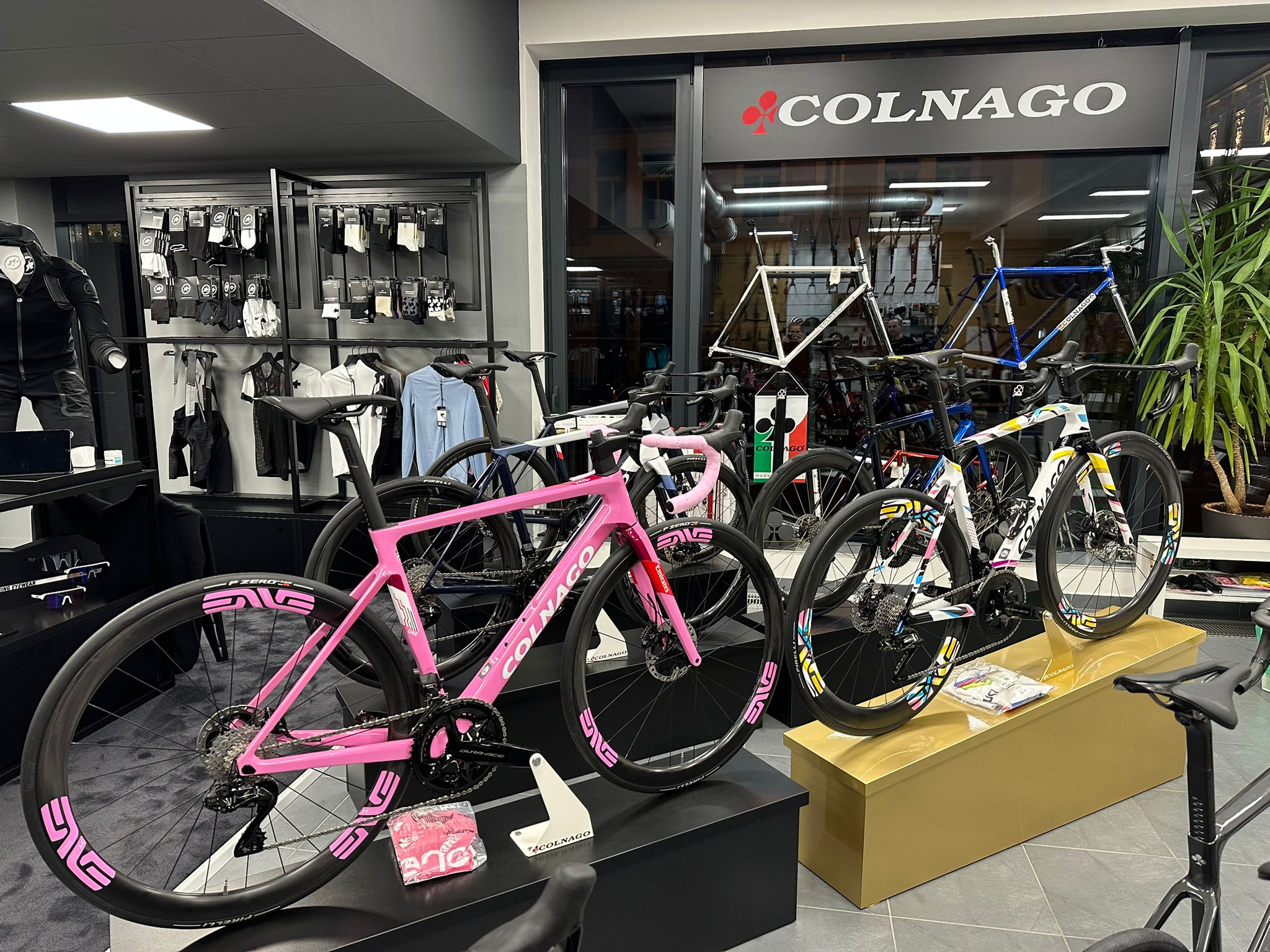 Praha-Colnago-2a30113c-1932-4743-9f23-65f6b31abf10