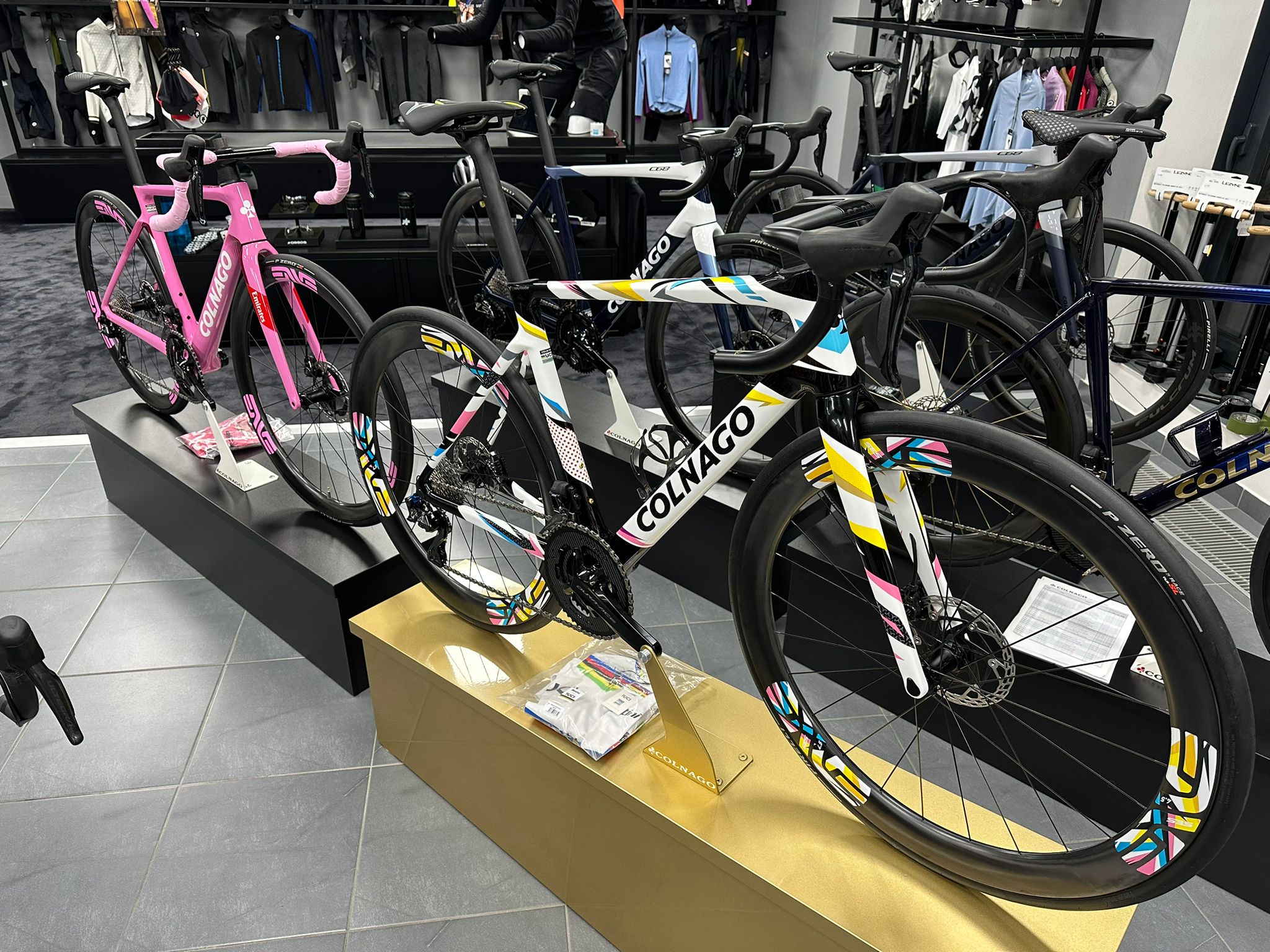 Praha-Colnago-84aaedfe-dcdd-49f8-a2ad-67ed4ae9686a