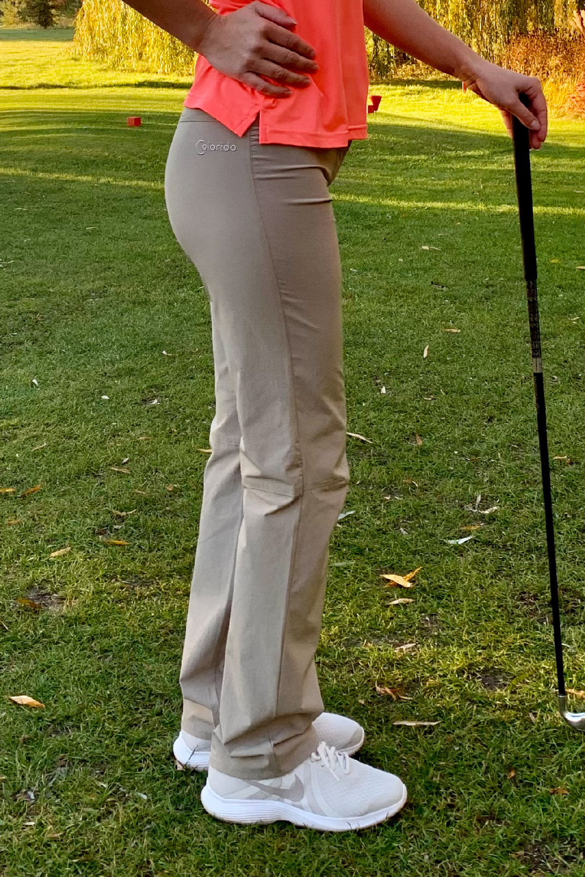 Dámské outdoorové béžové golfové kalhoty Velikost: XL, Délka nohavic: KLASICKÁ, Barva: BÉŽOVÁ