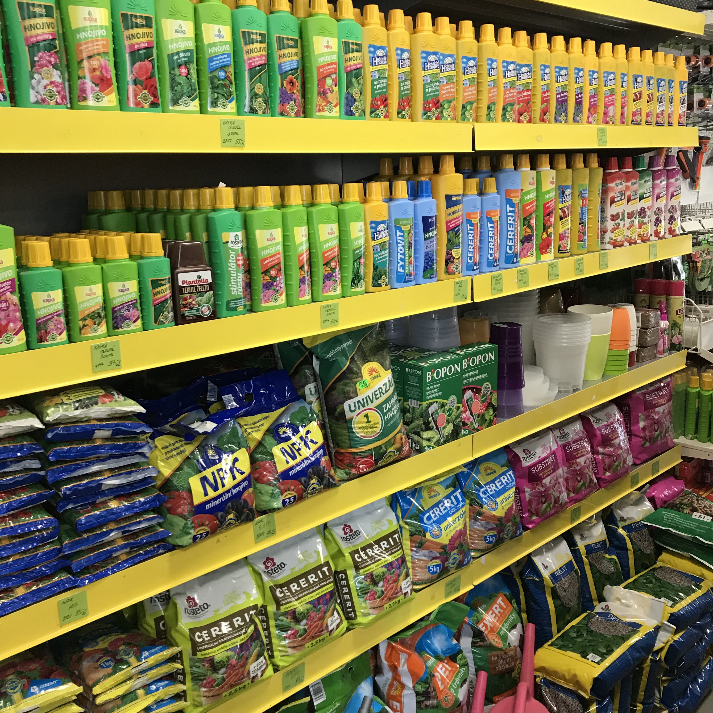 HNOJIVA A CHEMIE PRO ROSTLINY