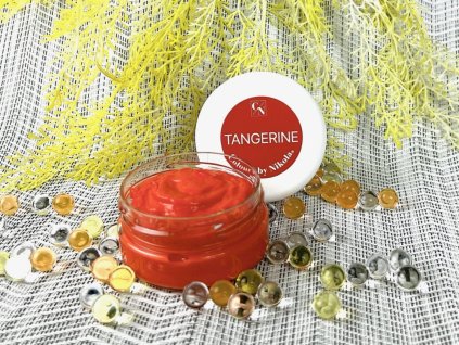 Colour by Nikola to profesjonalne farby do włosów TANGERINE, które są używane w salonach fryzjerskich, ale ć w domu.