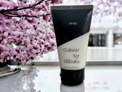 Colour by Nikola to profesjonalne farby do włosów WHITE, które są używane w salonach fryzjerskich, ale ć w domu.